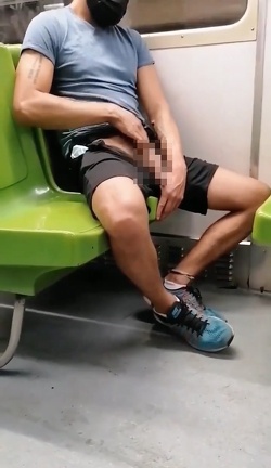 Trop chaud le métro parisien :)