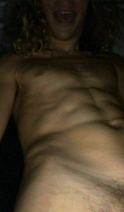 Petite pute gay a démonter