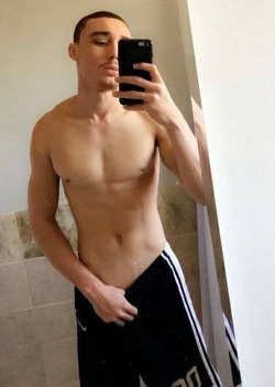 Cherche plan skets chaud