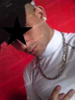 Jeune mec 27ans dominateur pour homme mur soumis