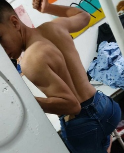 Lyon BDSM – passif gourmand dispo pour double pénétration avec couples expérimentés