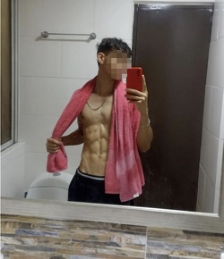 Jeune master en direct live sur Chaturbite.fr