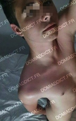Minet gay crunchboy a besoin d’être dominé