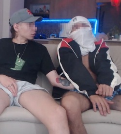 COUPLE GAY ICI POUR TE METTRE UNE DOUBLE