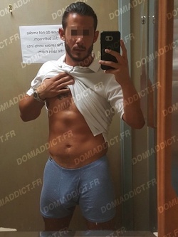 Tunisien actif recherche sénior passif gay souvent sur Marseille