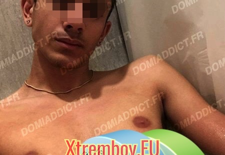 Je veux voir un mec viril jouer avec son cul sur la région de Montpellier