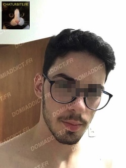 Jeune suceur gay pour grosses bites