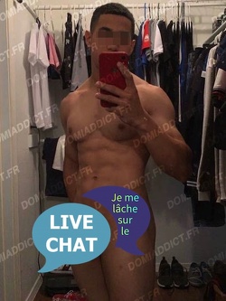 Jeune étudiant black et pervers