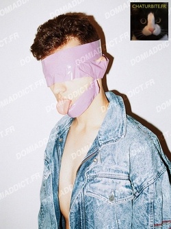 J'OFFRE 100€ à bel ado 18-25ans pour LÉCHER son ANUS 30mn