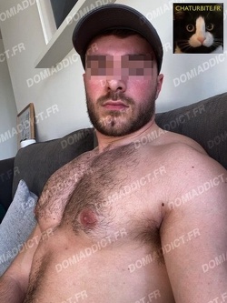 Homme cherche escort super membré