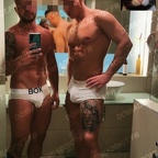 Deux dominateurs rien que pour toi