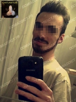 Jeune domi bondeur
