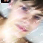 Jeune minet mince mignon et imberbe