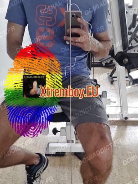 Toulouse - Amateur plan odeurs de mâle. Like man smells.jpg