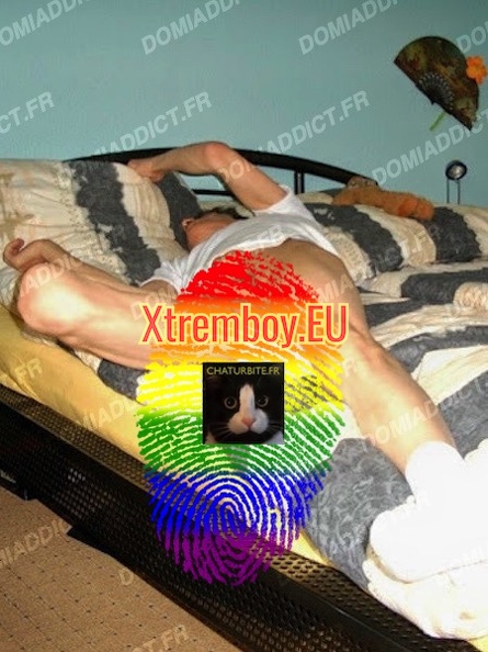 Paris - Horny unif leather rubber bottom BLUF safe.jpg