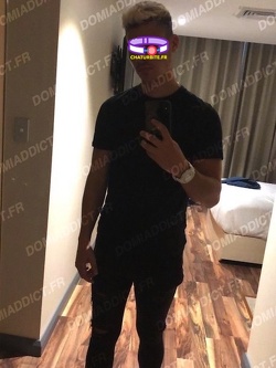 Colombey-les-Belles - Cherche maitre