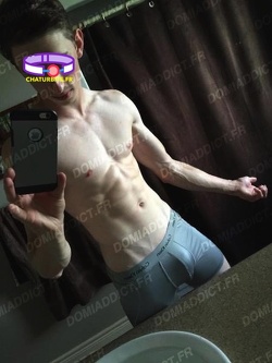 Pour la 1ere fois à Bordeaux jeune homme bi 22 ans belle queue 19×6