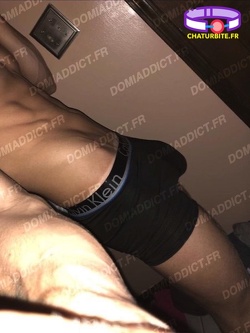 Jura 39 – Rencontre BDSM intense, passif ouvert, 80% actif en fist