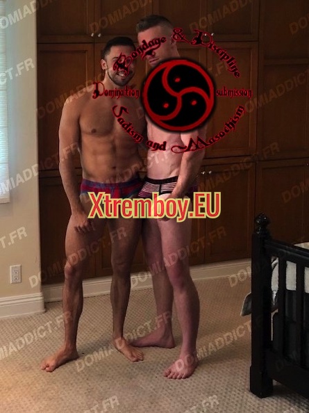 2 Masters cherchent slave looking for slave.jpg