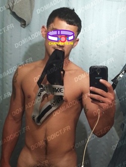 Paris : novice soumis recherche domination sérieuse et bienveillante