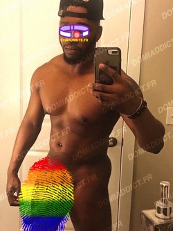 Black alpha gay parisien pour mec soumis