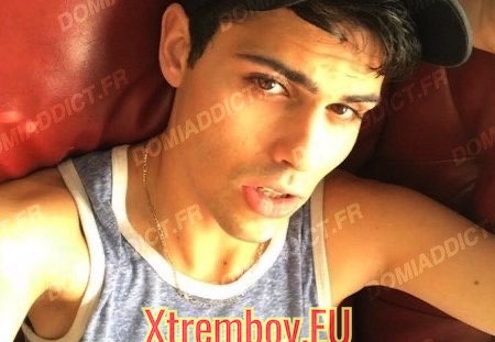 Jeune homme passif cherche dady