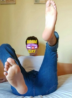 Soirées pompes et domination gay soumis recherché en IDF